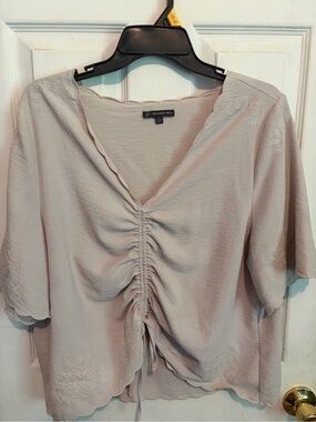 Adrianna Papell Scallop-Hem Ruched Front Blouse - Light Taupe
